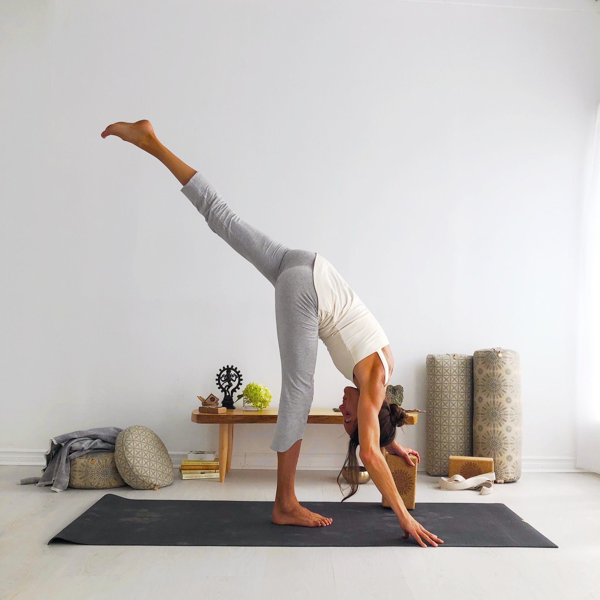 THE SHANTI VIRA YOGA CAPRI