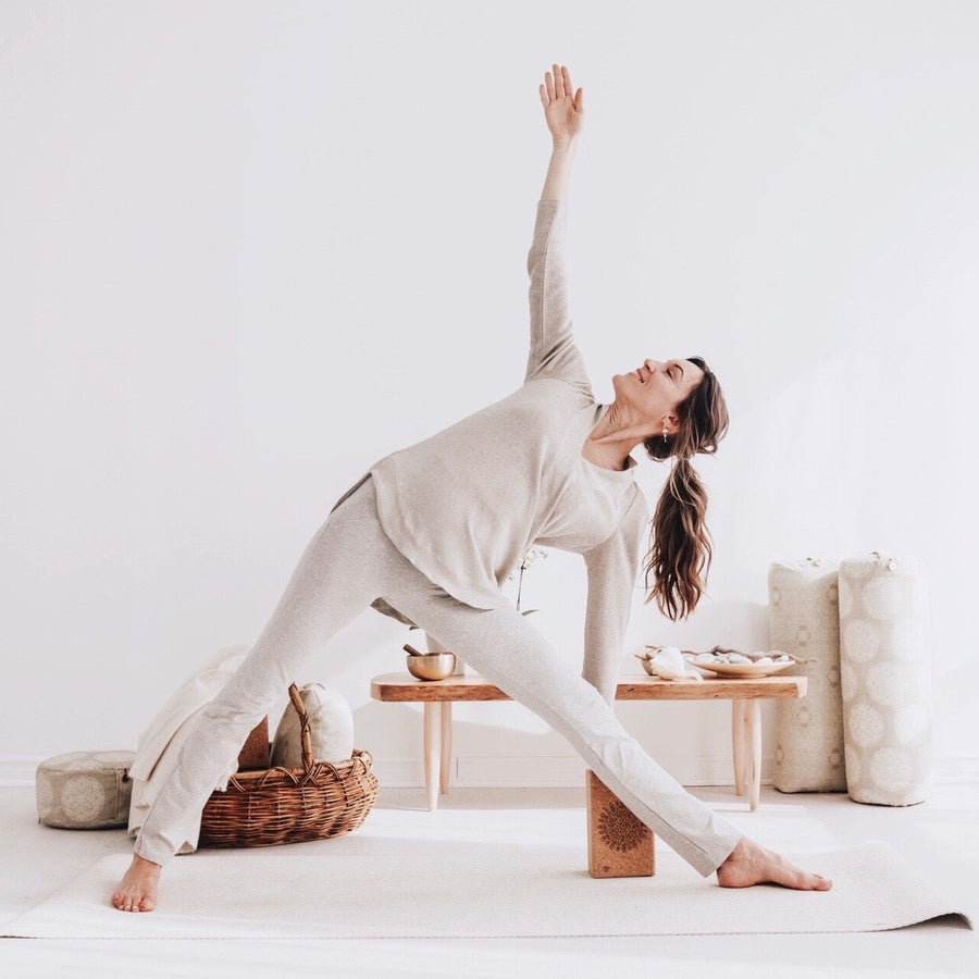 Triangle pose in the natural hemp tunic